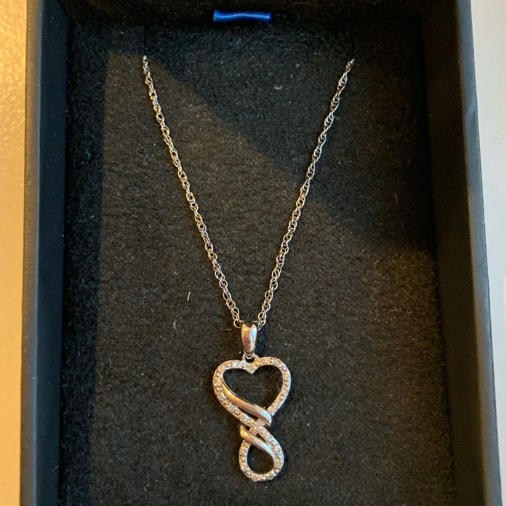 Silver Micro Pavé heart infinity pendant